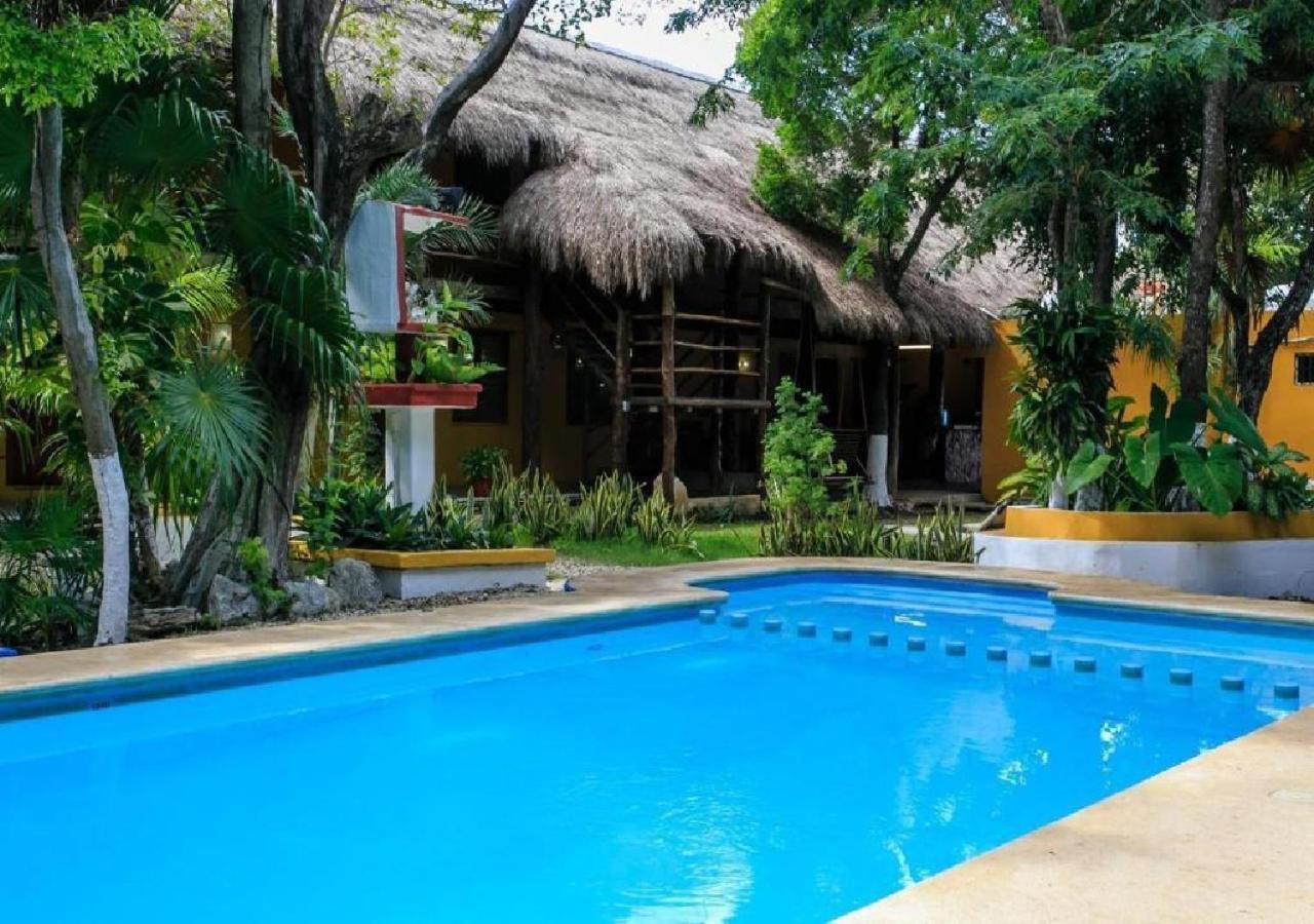 Esduma Iguanas Hotel 신데 델 카르멘 외부 사진