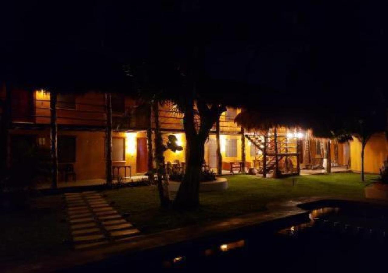 Esduma Iguanas Hotel 신데 델 카르멘 외부 사진