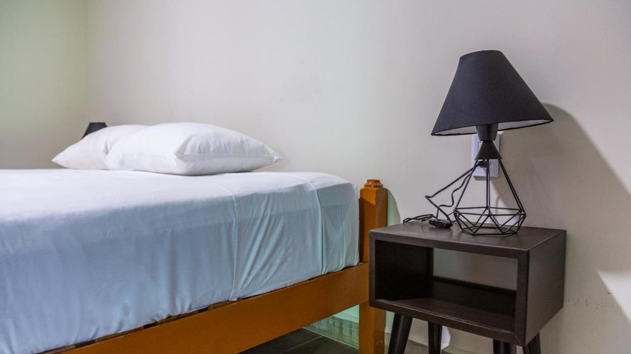 Esduma Iguanas Hotel 신데 델 카르멘 외부 사진